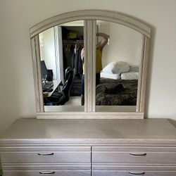 King Sized Bedroom Set