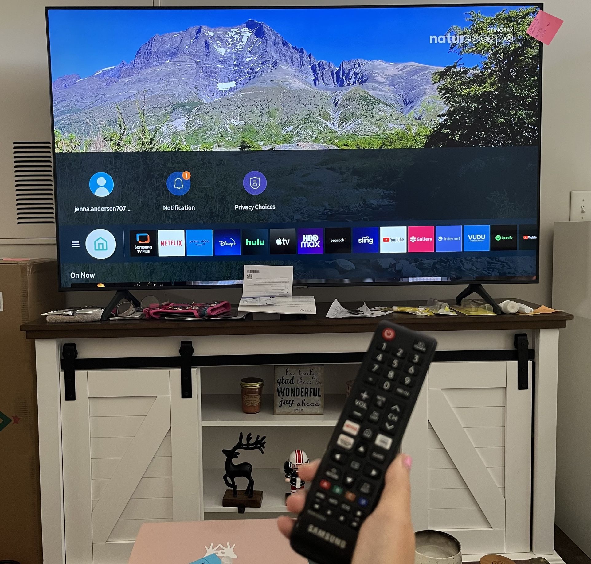 Like New 65 Inch Samsung Smart Tv