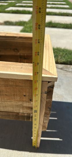Wood Planter Location Reedley