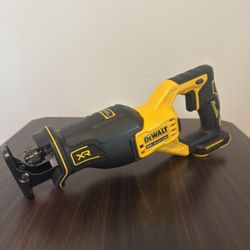 DEWALT 20V MAX* XR Brushless Cordless Reciprocating Saw Bare Tool