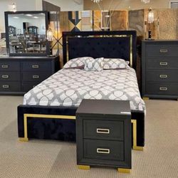 5PC QUEEN BRAND NEW IN THE BOX 