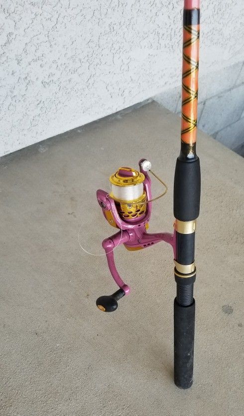 $20-- 6.5' Freshwater rod "Roddy Hunter" See Photos. Barely Used.