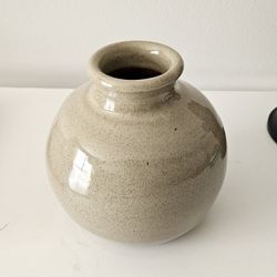 Small Desktop Round Vase