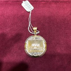 Religious pendant