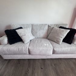 Very Comfy clean couch 