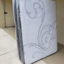NEW QUEEN MATTRESS. Bed frame is not available. Take it home the same day 👍