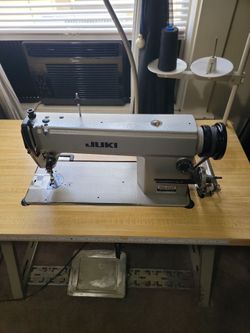 Juki Máquina de cocer DDL-5550