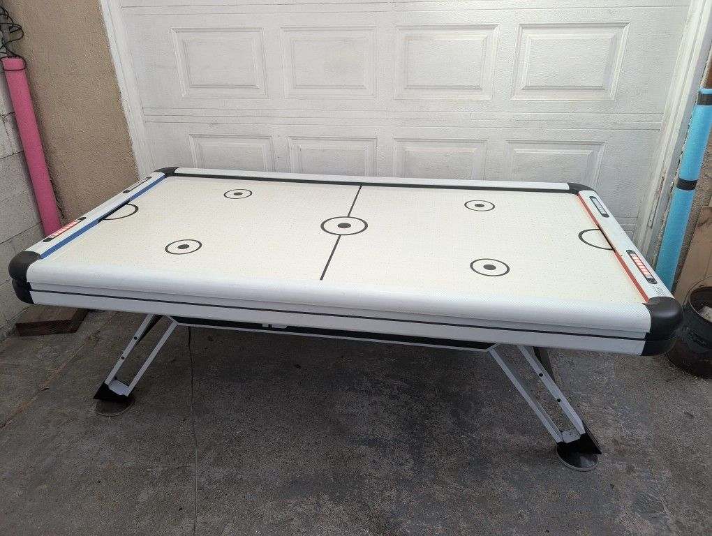 Air Hockey Table