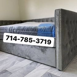 Twin/Twin Day Bed +2 Mattress 