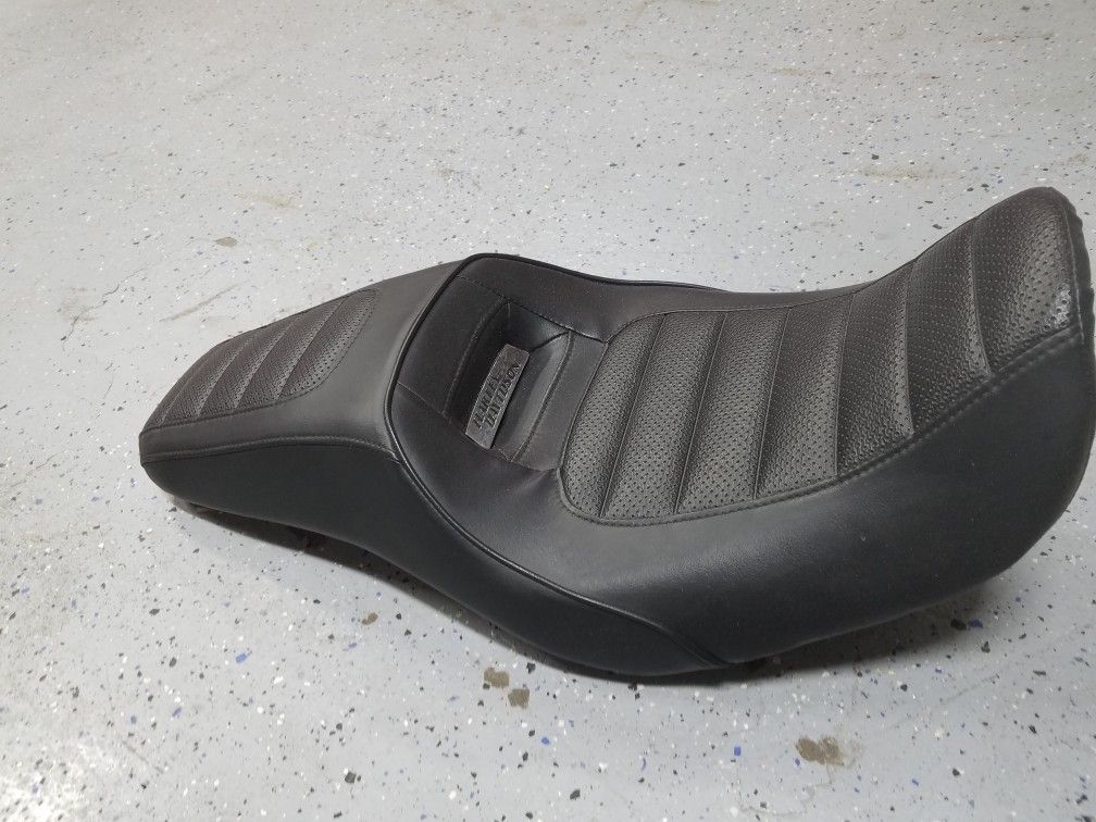 Harley Dyna seat 06 To 17 Models