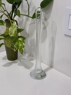 Vintage vase for a crystal flower with a very solid base