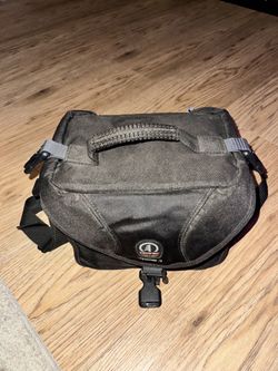 Tamrac Camera / DSLR Shoulder Bag – Padded & Adjustable