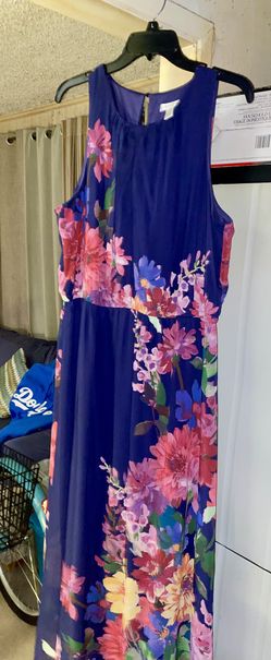 Womens Dress Mid Length Sleeveless Spring Or Summer Style  