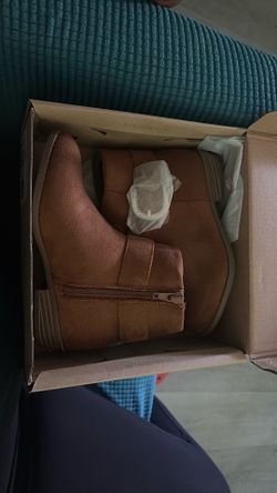 Steve Madden boots for toddler