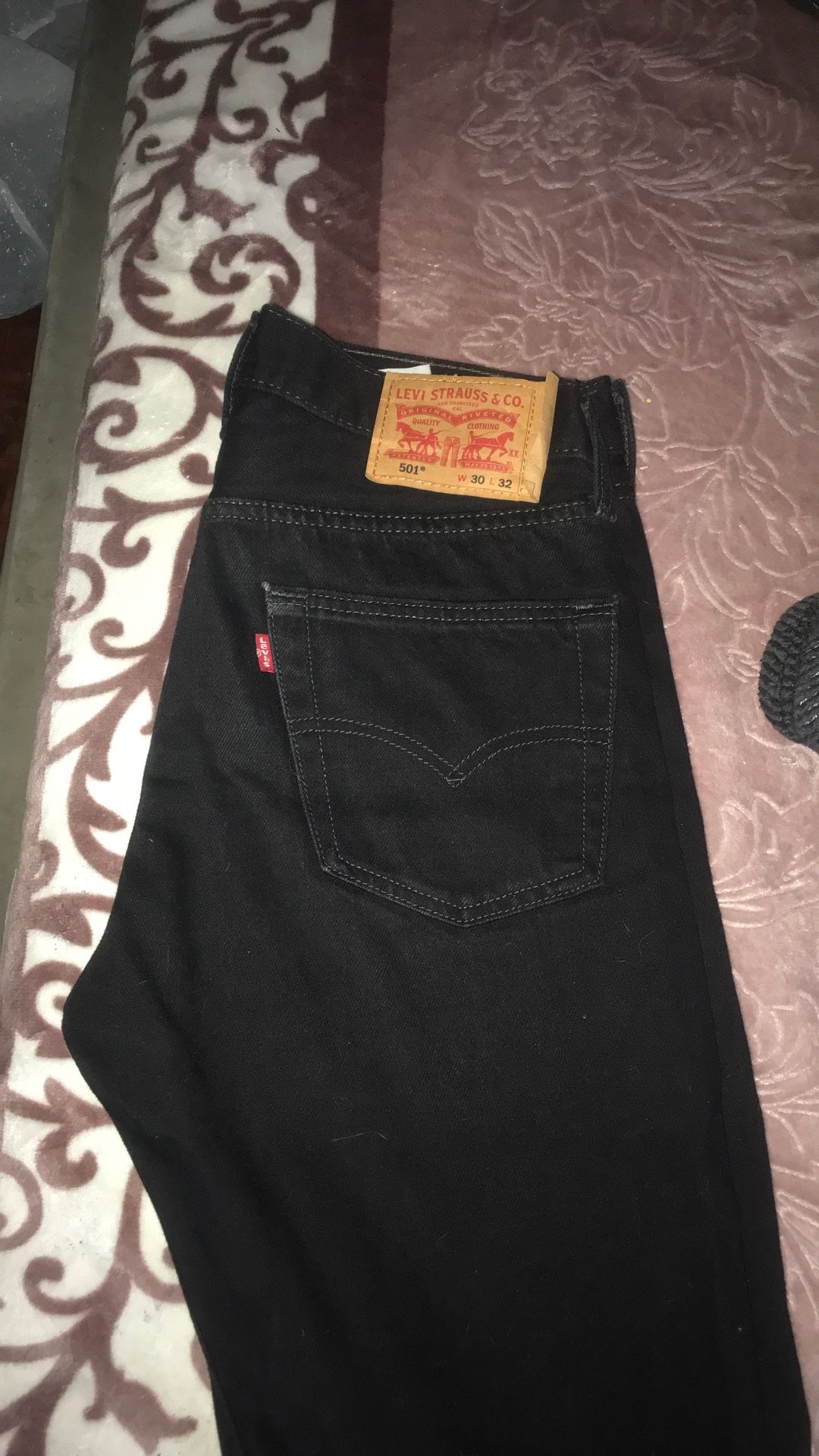 Black Levi’s 501 W/30 L/32