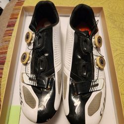 SPECIALIZED BICYCLES SHOES USED SIZE 9.5