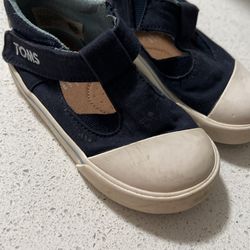 Toddler Toms 