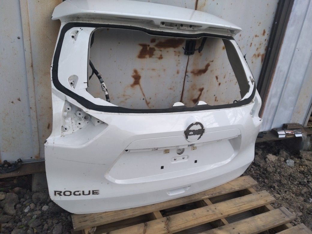 2017-2018-2019-2020 Nissan Rogue Tailgate ,lift gate