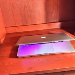 Apple MacBook Pro 15” I7 Processor 8GB RAM 256GB SSD macOS Monterey $200