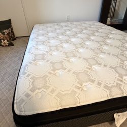 Sealy Mattress Queen “FREE”