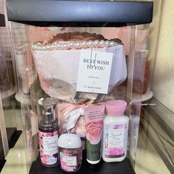 MOTHER’S DAY GIFT SETS