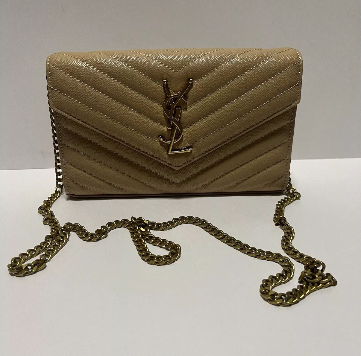 *SHIPPING ONLY📦*YSL BEIGE HANDBAG GOLD CHAINS
