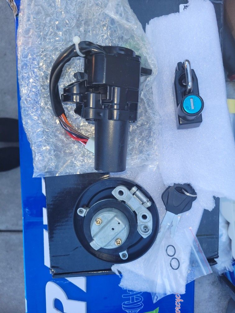 LIRU Ignition Motorbike Switch Fude Gas Cap Lock Set For Kawasai KL250/250s/SFKLX125 KL250