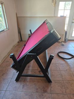 Pool tzble / hockey table