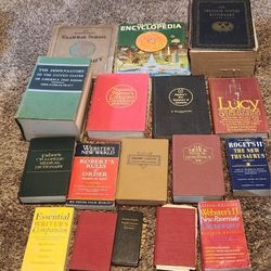Lot Of 16 Vintage Encyclopedia Thesaurus Dictionary 