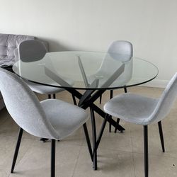 Dining Table & Chairs 