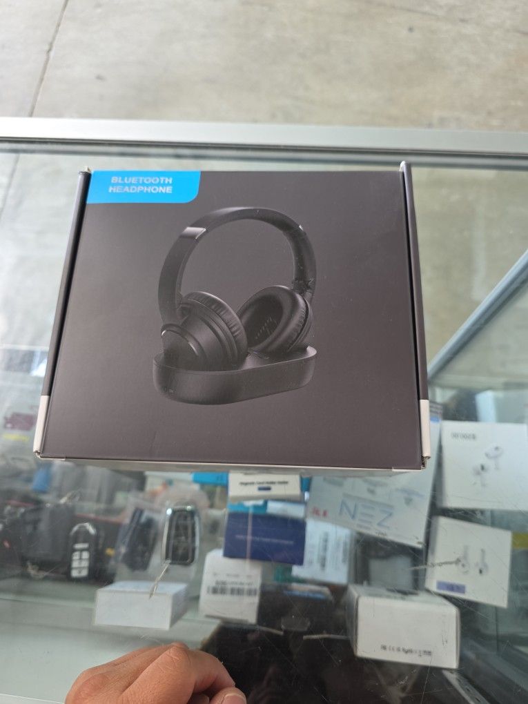 BLUETOOTH HEADPHONES