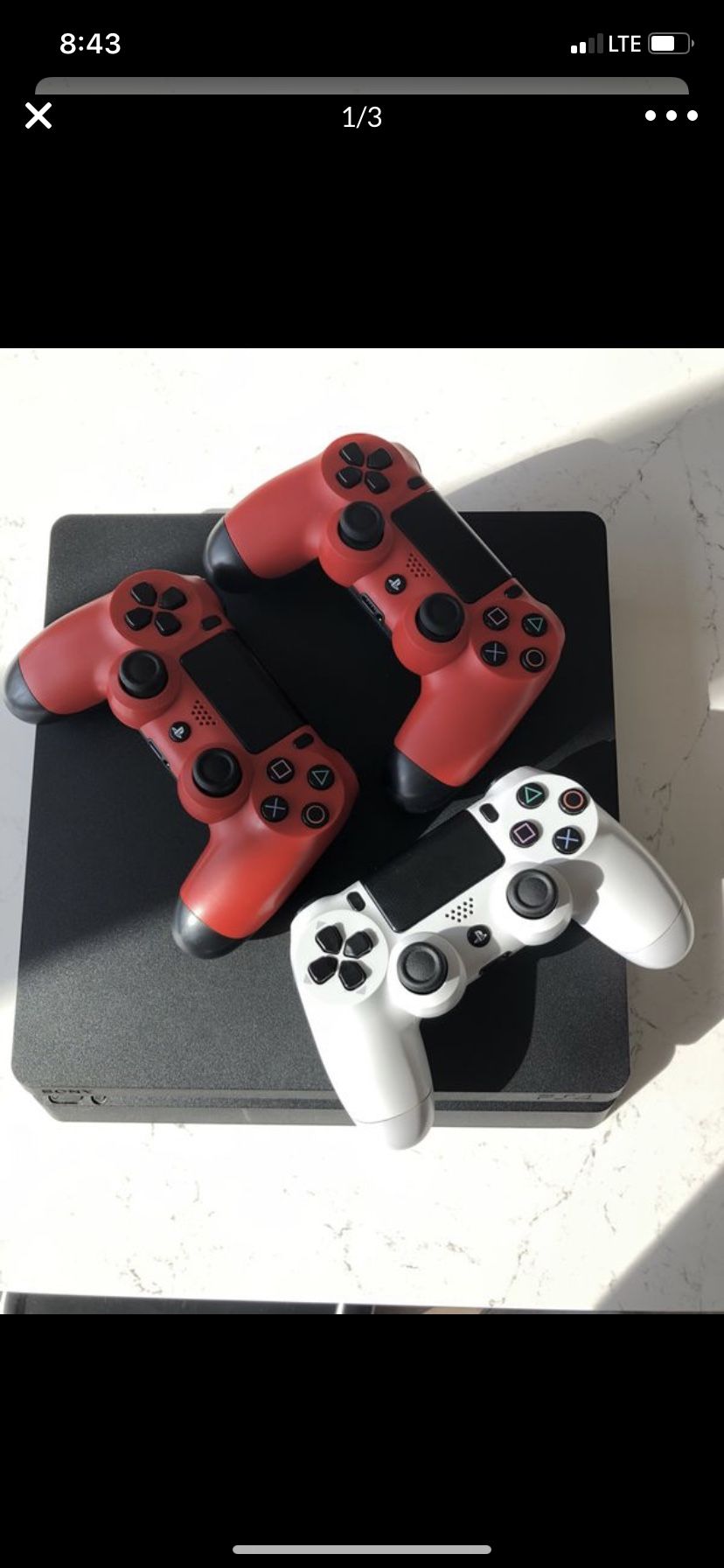 PS4 Game console Playstation // 3 remotes // great condition!