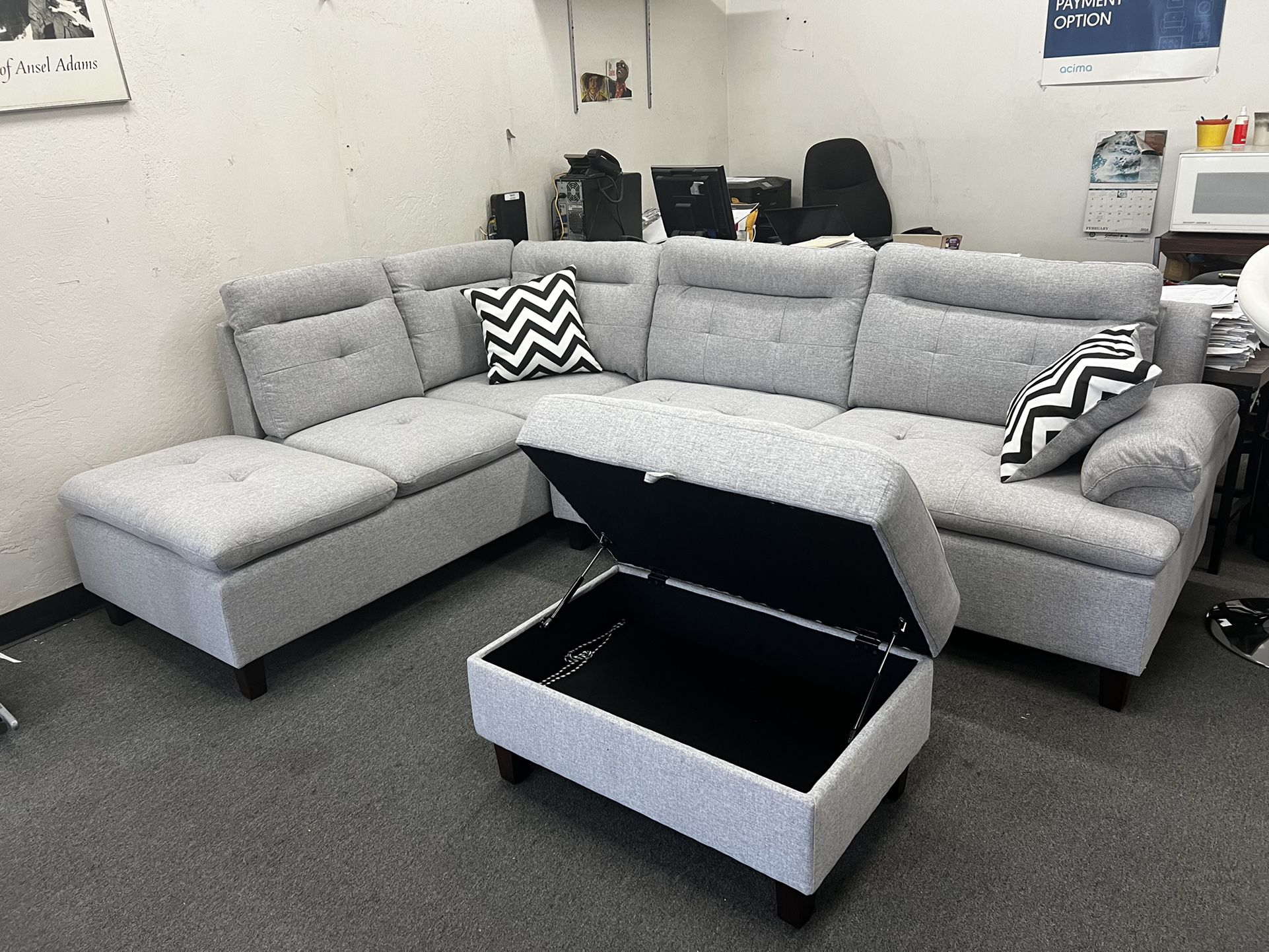 New Gray Sectional Couch ! Free Delivery !! Financing Available ! 