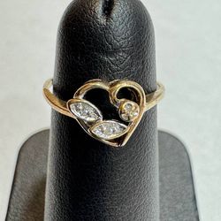 10k yellow gold diamond heart ring