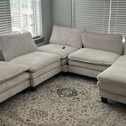 New sectional couch for living room - Richardson, TX