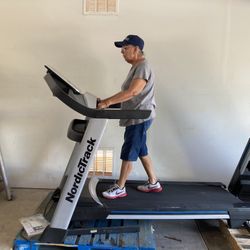 NordicTrack 2450 COMMERCIAL TREADMILL 