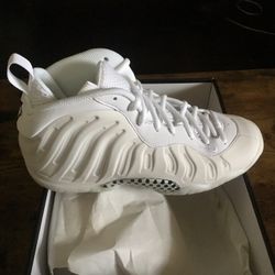 New Kid’s Nike Little Posite One Size 7Y/8.5W