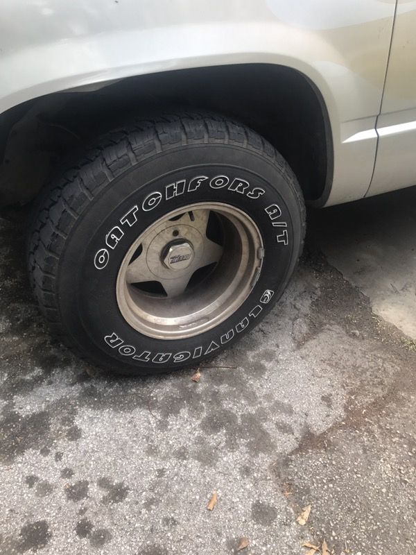 Chevy 1500 rims 15 inch 5x5 universal eagle alloys 31x10.50R15 deep dish Chevy truck c1500 gmc 88-98