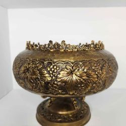 Vintage brass bowl / planter