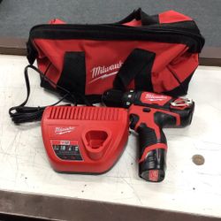 Milwaukee 12v Drill With Battery Charger & Bag 