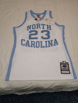 Men's Mitchell&ness authentic North Carolina 1983-84 yersey