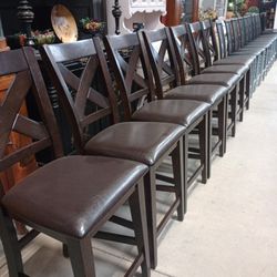 Chairs And Stools / Sillas Y Bancos 