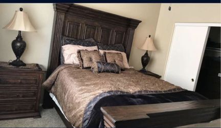 High-Quality Isabella Bedroom Set – Queen Bed + Dressers + Nightstands - $1,400 (Chandler)