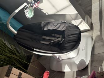 Baby Swing 4 Moms Mamaroo