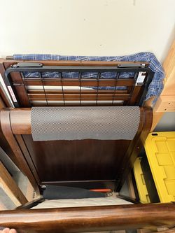 Wooden 3-1 convertible toddler bed