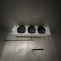 Walk-in Cooler/freezer, Evaporator, And Lights