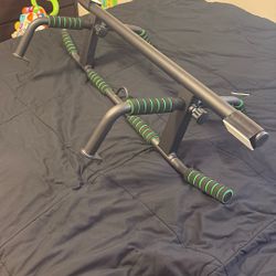 Pull Up Bar 