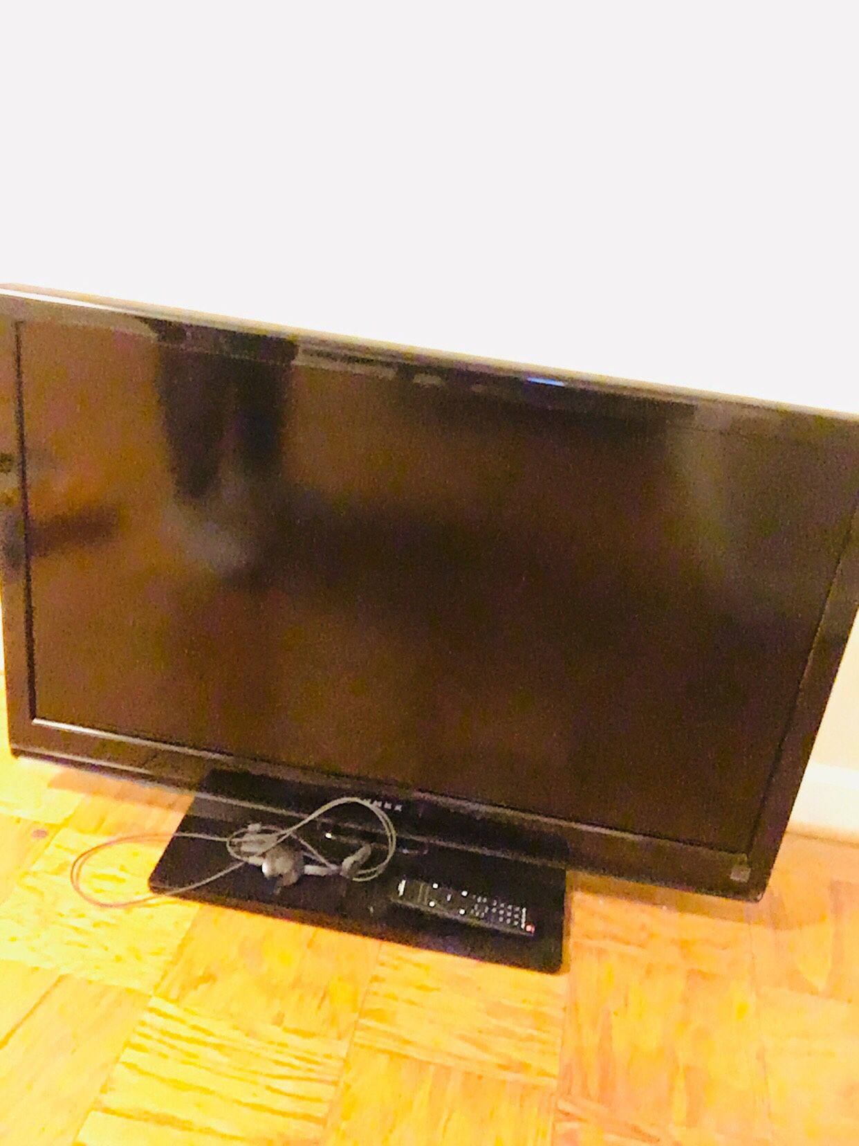 42” Dynex flat screen LCD HDTV and chromecast