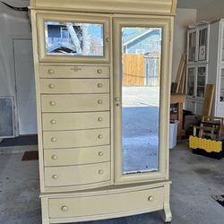 BEAUTIFUL VINTAGE WARDROBE 46” Wide 23” deep 80” Tall