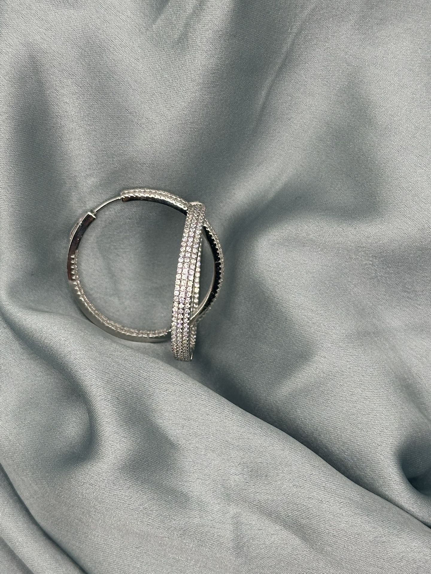 Silver Hoops/ Arracadas De Plata